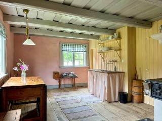 Historic Vicarage With Wood-Burning Stove - 0