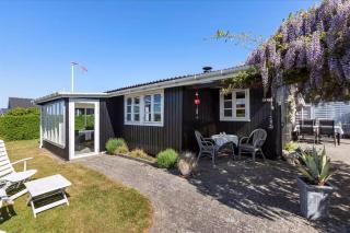Lovely Summerhouse By The Beach - Karrebæksminde - 7
