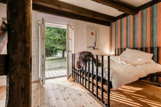 Modern Living In A Historic Thatched Cottage - 8