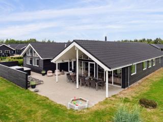 Luxury Retreat with Pool - By Traum Ferienwohnungen - 5