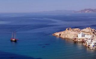 Milos Trips - Thalassitra Sailing Travel Agency - Adamas - 0