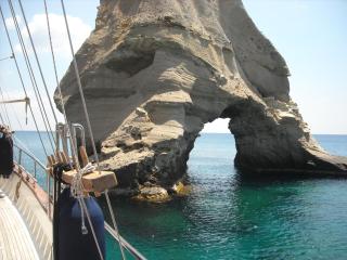 Milos Trips - Thalassitra Sailing Travel Agency - Adamas - 8