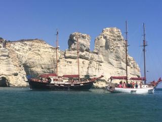 Milos Trips - Thalassitra Sailing Travel Agency - Adamas - 4