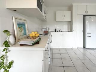 The Idle - Nostalgic Beach Apartment in Clifton - Clifton Beach - 9