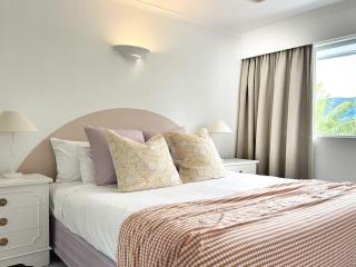 The Idle - Nostalgic Beach Apartment in Clifton - Clifton Beach - 8