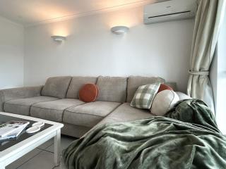 The Idle - Nostalgic Beach Apartment in Clifton - Clifton Beach - 7