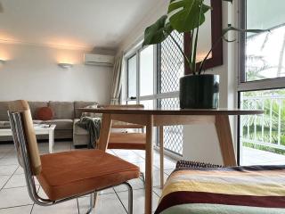 The Idle - Nostalgic Beach Apartment in Clifton - Clifton Beach - 4