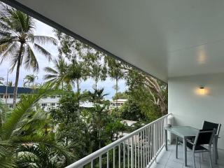 The Idle - Nostalgic Beach Apartment in Clifton - Clifton Beach - 3