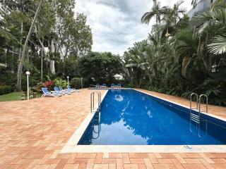 The Idle - Nostalgic Beach Apartment in Clifton - Clifton Beach - 2