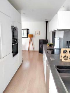 Contemporary Villa With Pool In Céreste-En-Luberon - 8