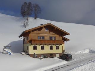 Apartment in Wagrain with Stunning Mountain Views - 9