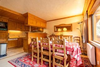 Spacious 10-Person Duplex Ski-in - Ski-out in Méribel Mottaret - 1