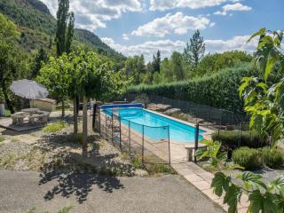 Cottage with River Views, Uzer - Uzer - 4