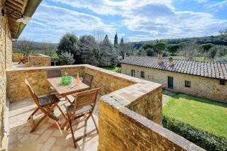 Historic Castle Apartment Near Siena - 8