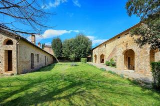 Historic Castle Apartment Near Siena - 2