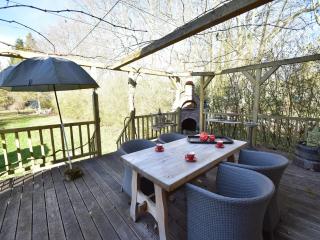 Cottage in France with Garden near Lake - 9