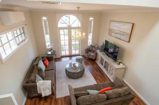 Pembroke - CBD, Elegant & Character Filled Stay - 3