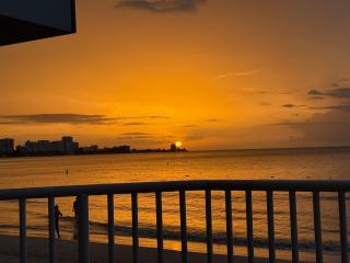 Isla Verde Beachfront Studio - 0