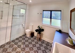Artist's Cottage - Cosy Home in Quiet Leafy Street - Toowoomba - 3