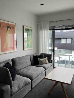 Lovely apartment with skytower views and car park - 9