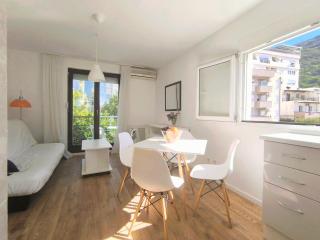 White Terraces Apartments - 4