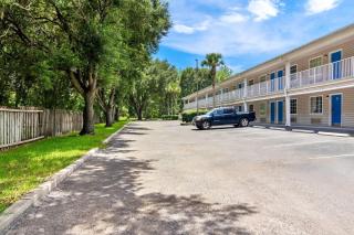 Travelodge Suites by Wyndham MacClenny I-10 - 3