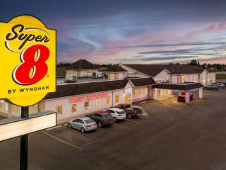 Super 8 by Wyndham Meadow Lake - 5