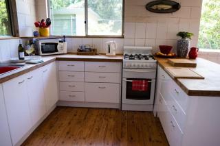 Kywong Beach Cottage - cosy beach escape - 5