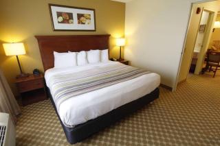 Country Inn & Suites by Radisson, Crystal Lake, IL - 1