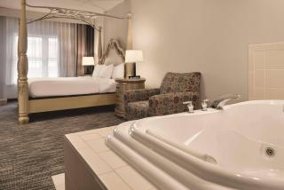 Country Inn & Suites by Radisson, Galena, IL - Galena - 2