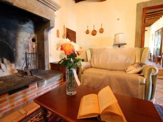 Villa in Tuscany with Pool and Valley Views - 7