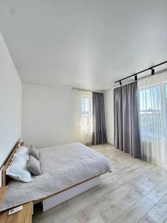 Opera & City Center Panoramic View Apartments - 9