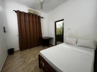 Ramlyn Guesthouse & Restaurant - Negombo - 8
