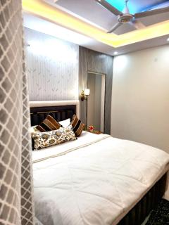 Luxury Loft - 2BHK Luxury Mountain View Apartment - Dehradun - 4