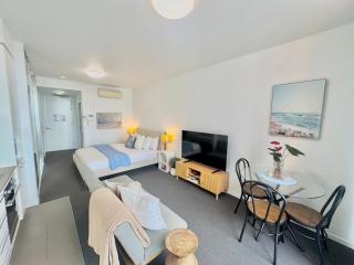 Newcastle Beach CBD Apartment, Newcastle's Elite Apartment Stays - 1