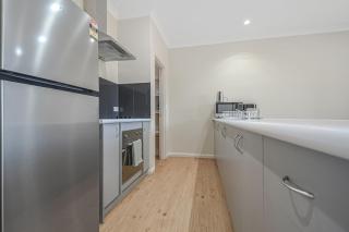 Terrific Townhouse 3x2 in CBD - 9