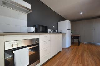 Supersized Studio Inexpensive 1x1 - Port Hedland - 9
