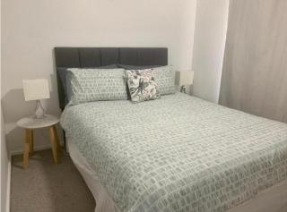 Lake Edge Retreat - 6