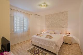 Apartment Val - Budva - 0