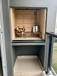 Flat with Pool, Gym & Great Views - 1