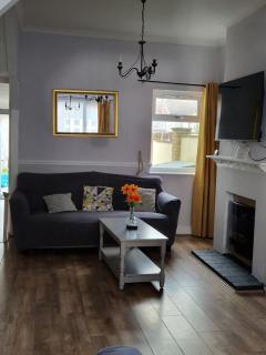 3-Bed Home, Garden, Free Parking,Greater London - Moffat - 7