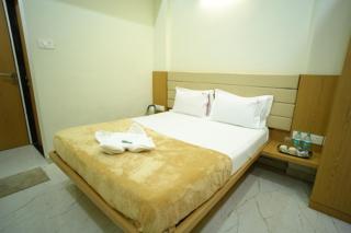 Hotel Sai Pratham - 2