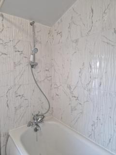 3-Bed Home, Garden, Free Parking,Greater London - Moffat - 4