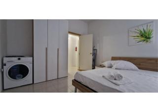 Compact, Convenient 1BR Flat 31A - 1