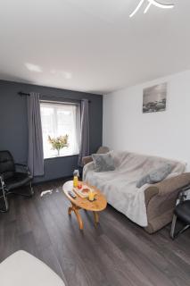 Future Stays home from home - Stourbridge - 1