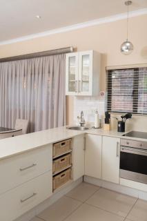 Tranquil Cowies Hill Stay - 4