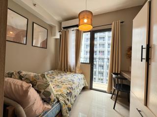 1BR Walk to MOA SMX, Shore 2, washer, Near NAIA - 0