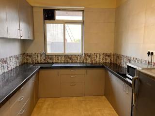Pinaki Comfort Stay Malad - Near Nesco - 6