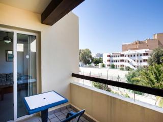 Lively Apartment with Large Pool - 8