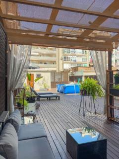 Amazing central home with large terrace & pool - 0